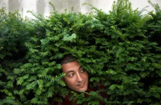 From Bushes to Viral Fame: How the “Sniffies Bush Appreciator” Became Queer Culture’s Latest Legend